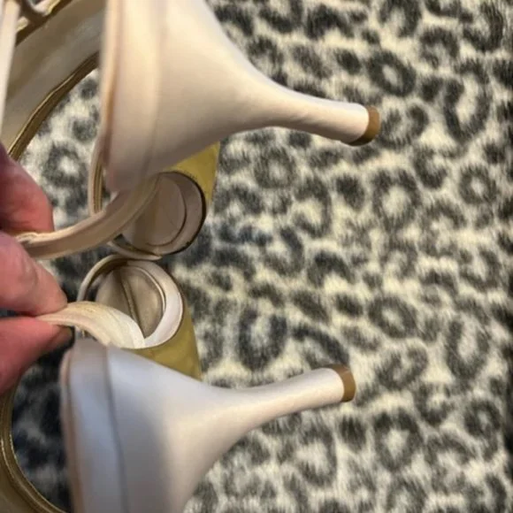 Nina women's cream sling back sandal with crepe toe strap, size 8. - Picture 5 of 5